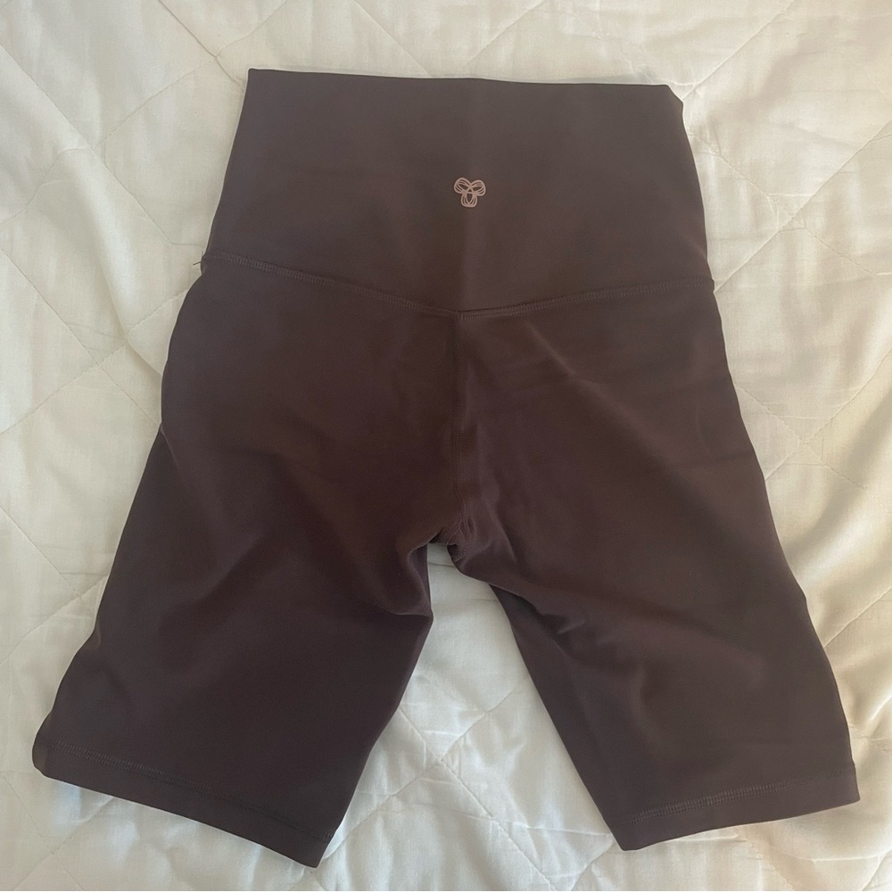 TNA butter high rise cheeky bike shorts 9”